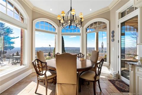 Kitchen, dining area