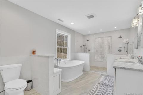 Primary Suite Bathroom