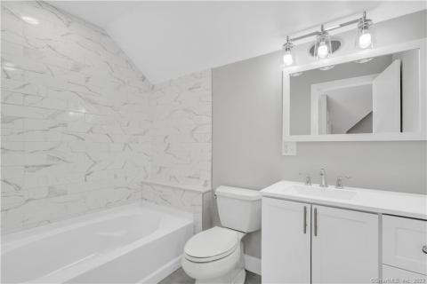 Bonus Room/Inlaw Bathroom