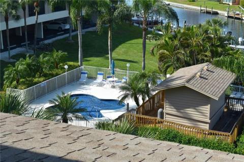 Heated swim spa with bathrooms