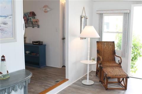 It's 5 o'clock somewhere. It's 5 o'clock somewhere.