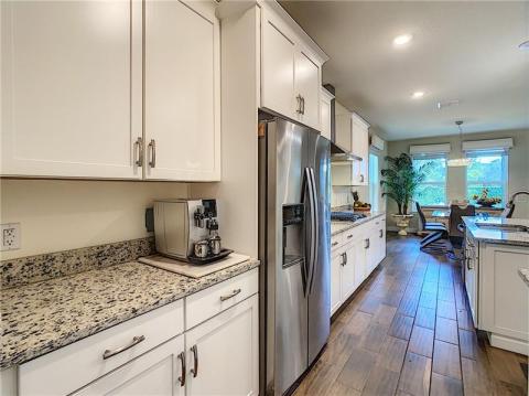 Kitchen features 42' cabinets with crown molding