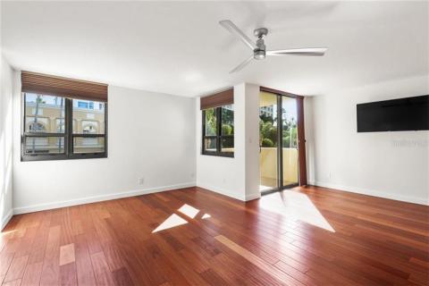 Owner's suite with office