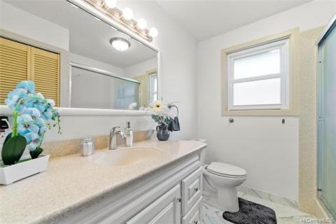 Main Beach Home Hallway bath