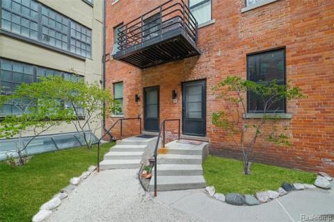 Private Courtyard Entrance