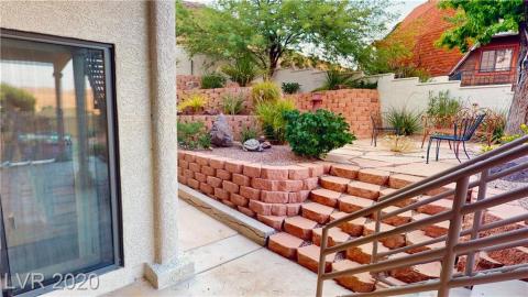 Side-yard-view2