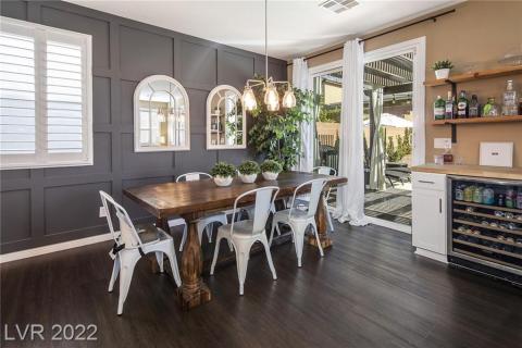 Dining room with bar area