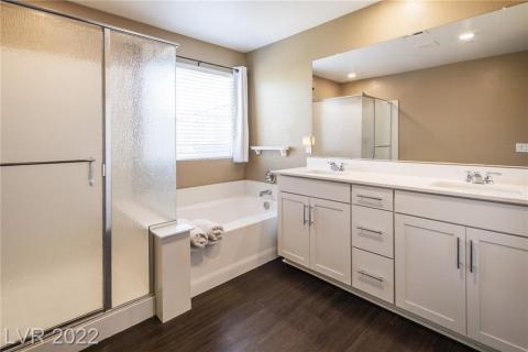 Double sink with separate shower and tub