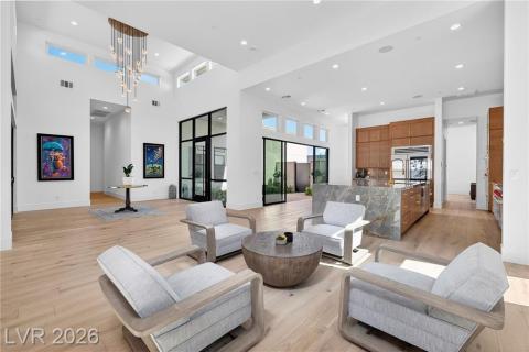 Open concept foyer, kitchen & sitting area or informal dining area Open concept foyer, kitchen & sitting area or informal dining area