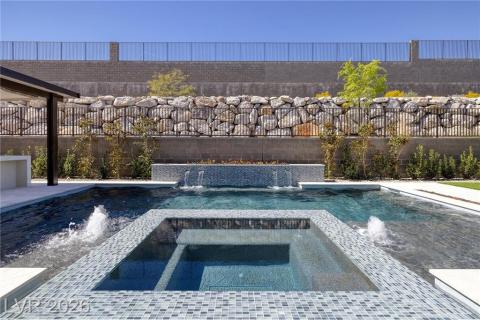 Pool/Spa with water features Pool/Spa with water features