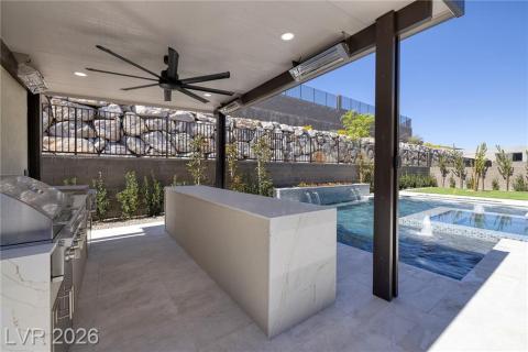 Entertainment dream - Pergola with lighting, ceiling fan & 4 heaters. BBQ, 1 cooktop, & restaurant like grill with bar seating Entertainment dream - Pergola with lighting, ceiling fan & 4 heaters. BBQ, 1 cooktop, & restaurant like grill with bar seating