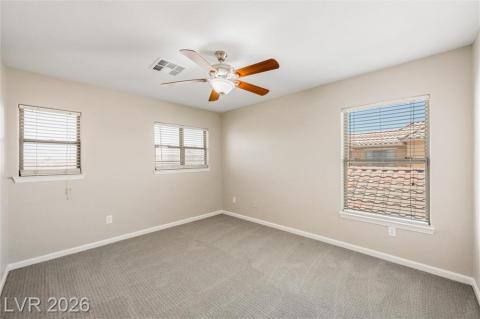 Large upstairs bedroom with ceiling fan! Large upstairs bedroom with ceiling fan!