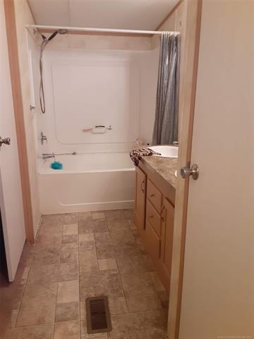 Trailer bath