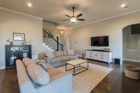 Neutral colors throughout give this living a very relaxing feel