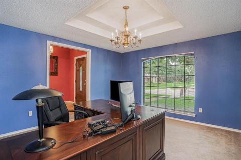 really HUGE family room with seondary living room to patio