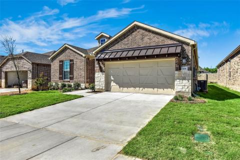 Stunning curb appeal!