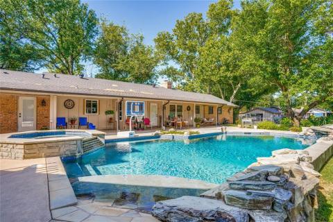 40,000 Gallon Pool! 40,000 Gallon Pool!